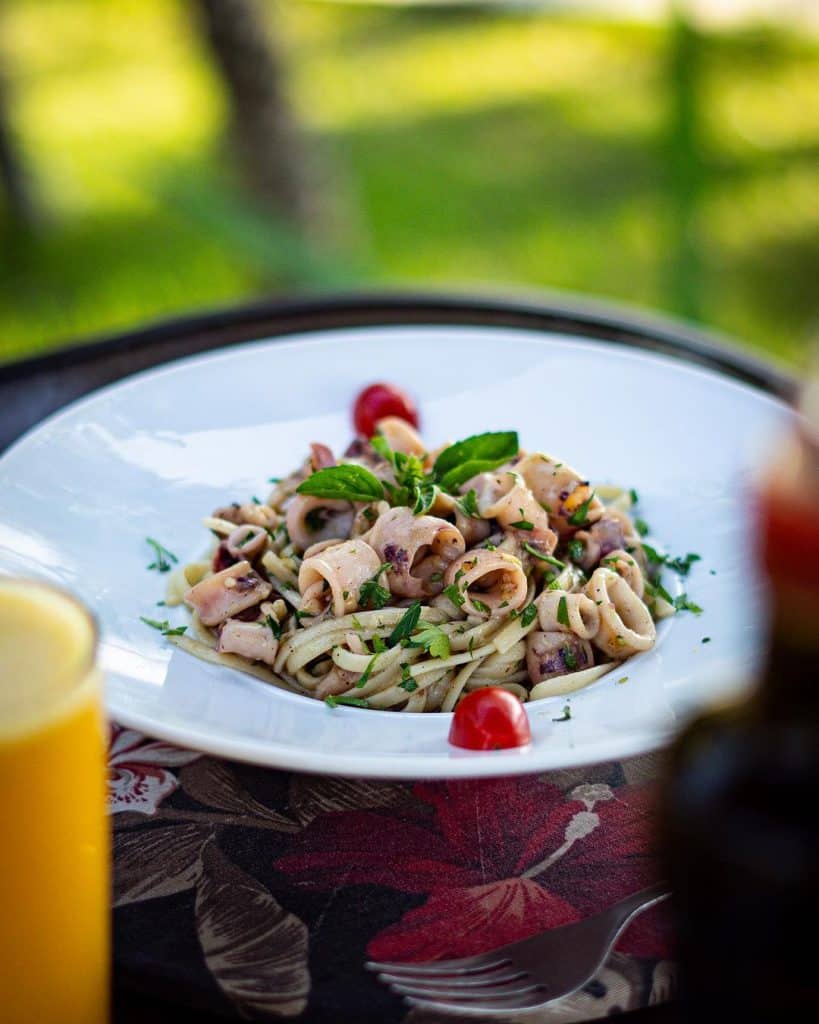 Macarrão com frutos do mar - Convés Ilhabela Restaurante