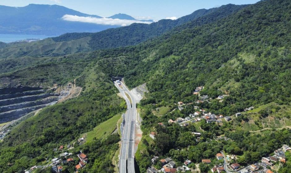 A inauguração do Contorno Sul marcou também o início da operação do sistema free flow de pedágio na Rodovia dos Tamoios. Foto: Divulgação/Governo de SP